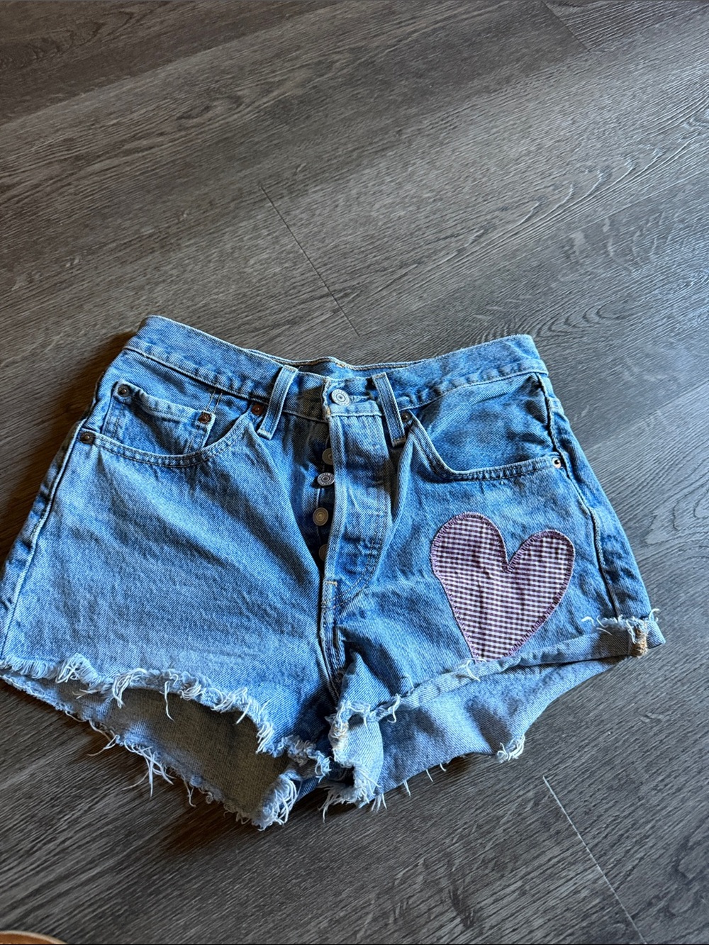 Denim High-Rise Women’s Shorts with Heart Patch - Blue Levi’s size 4